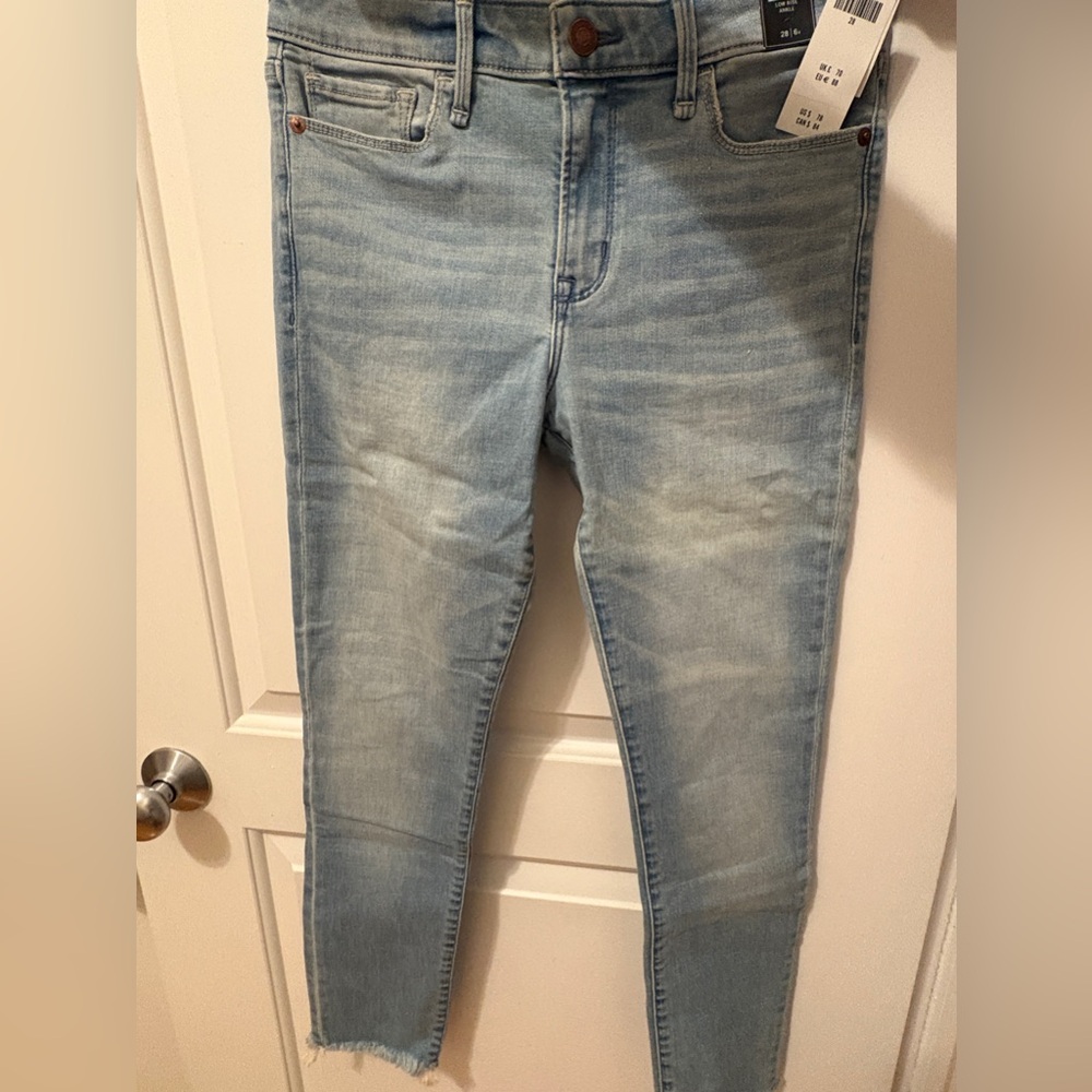 Abercrombie & Fitch Harper Low Rise Ankle Jeans NEW WITH TAGS